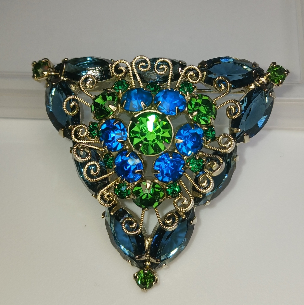 Vintage D&E Juliana Blue Green Rhinestone Rhodium Plated Triangle Brooch